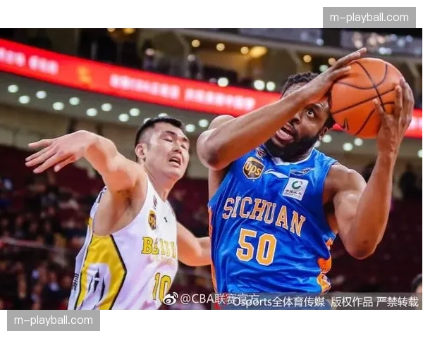 四川金强新援抵达成都，已完成联盟注册手续