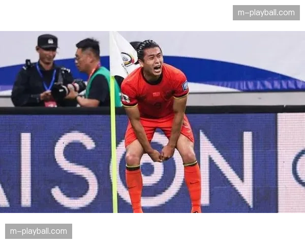 【2026年4月中超联赛·赛中·报道北京国安对阵山东泰山半场战罢，双方1-1平，张玉宁点射建功